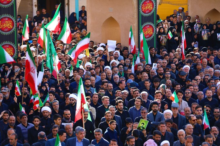 تصاویر / بیعت یزدی ها با سومین رهبر انقلاب اسلامی