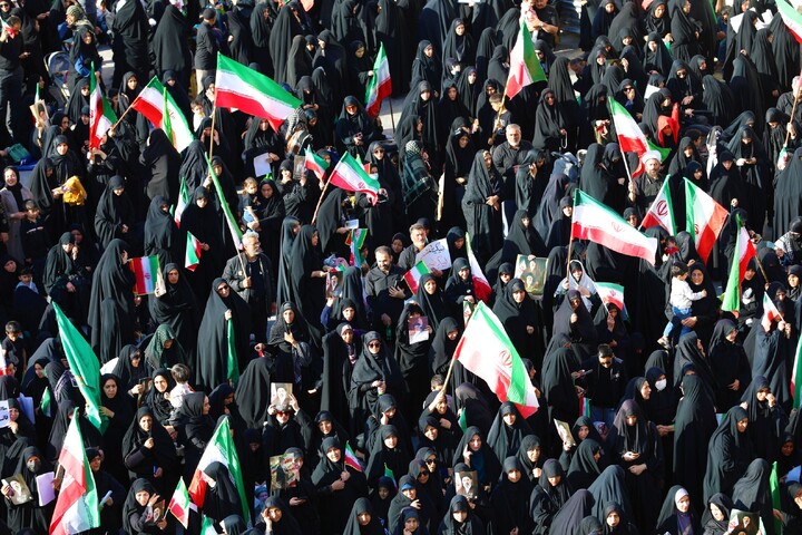 تصاویر / بیعت یزدی ها با سومین رهبر انقلاب اسلامی