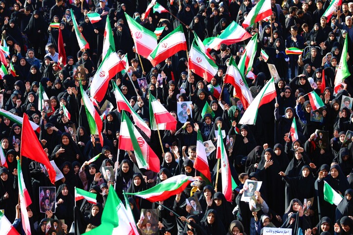 تصاویر / بیعت یزدی ها با سومین رهبر انقلاب اسلامی
