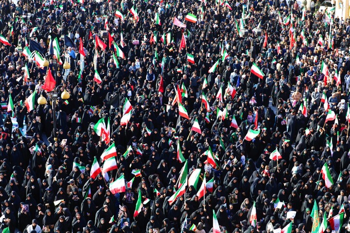 تصاویر / بیعت یزدی ها با سومین رهبر انقلاب اسلامی