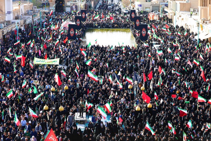 تصاویر / بیعت یزدی ها با سومین رهبر انقلاب اسلامی