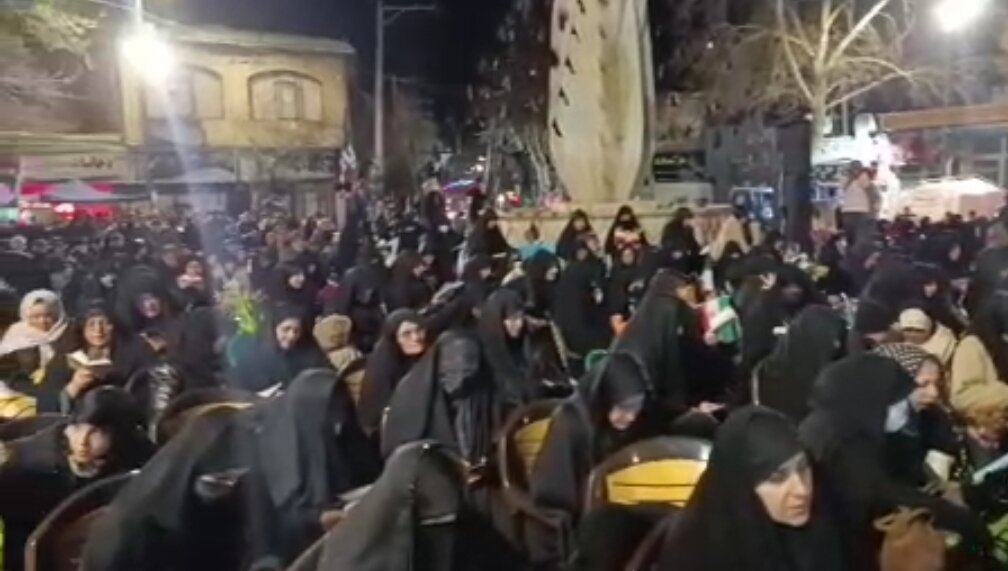 فیلم|مراسم دعای جوشن کبیر شب قدر مردم محلات در هشتمین شب شهادت امام امت