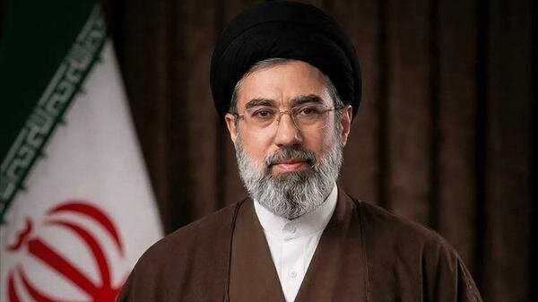 رهبری آیت‌الله سیدمجتبی خامنه‌ای، ملت ما را از این پیچ تاریخی با سربلندی عبور خواهد داد