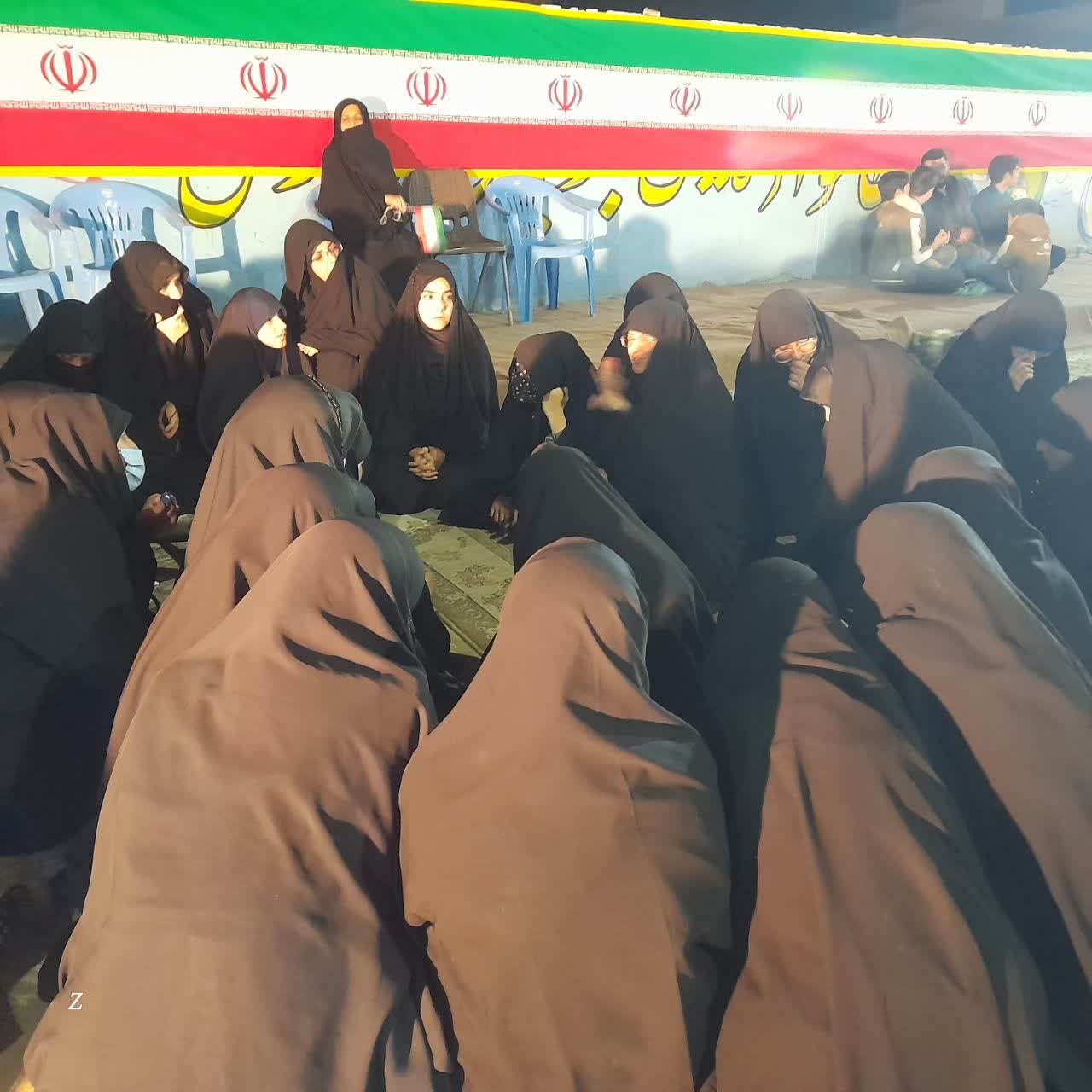 سومین شب برپایی موکب مدرسه علمیه حضرت زهرا (س) میبد با محوریت ایام شهادت رهبر شهید