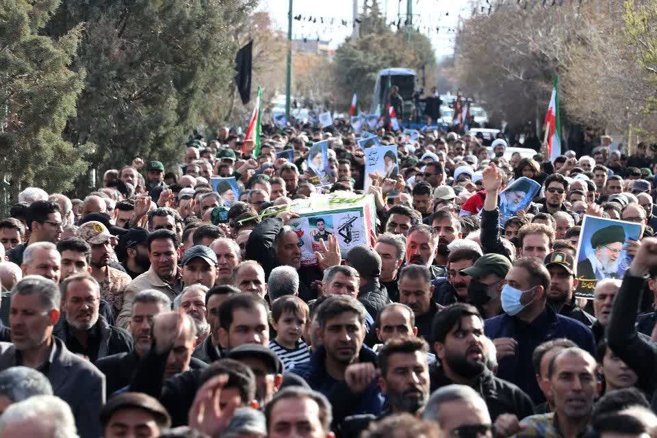 تصاویر / تشییع پیکر شهید والامقام امیر زمانی رحیمی در سگزآباد شهرستان بویین زهرا
