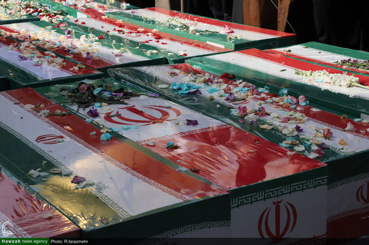 دعوت سپاه و ارتش از ملت مؤمن و همیشه در صحنه به حضور در تشییع پیکرهای مطهر شهدای ناوشکن دنا