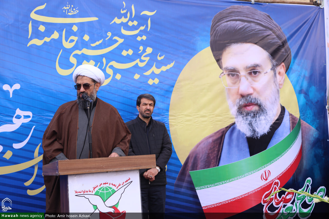 رهبر انقلاب با رأی قاطع خبرگان انتخاب شد / مسیر رهبر شهید انقلاب، توسط فرزند صالح ایشان استمرار خواهد داشت