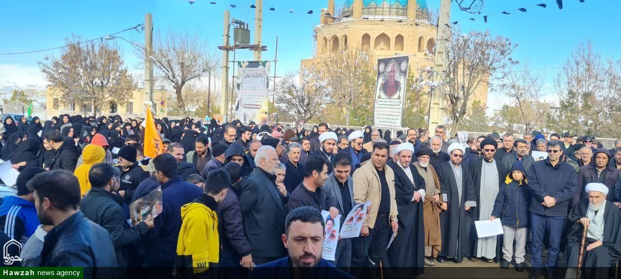 تصاویر/ بیعت مردم سلطانیه با سومین رهبر انقلاب اسلامی