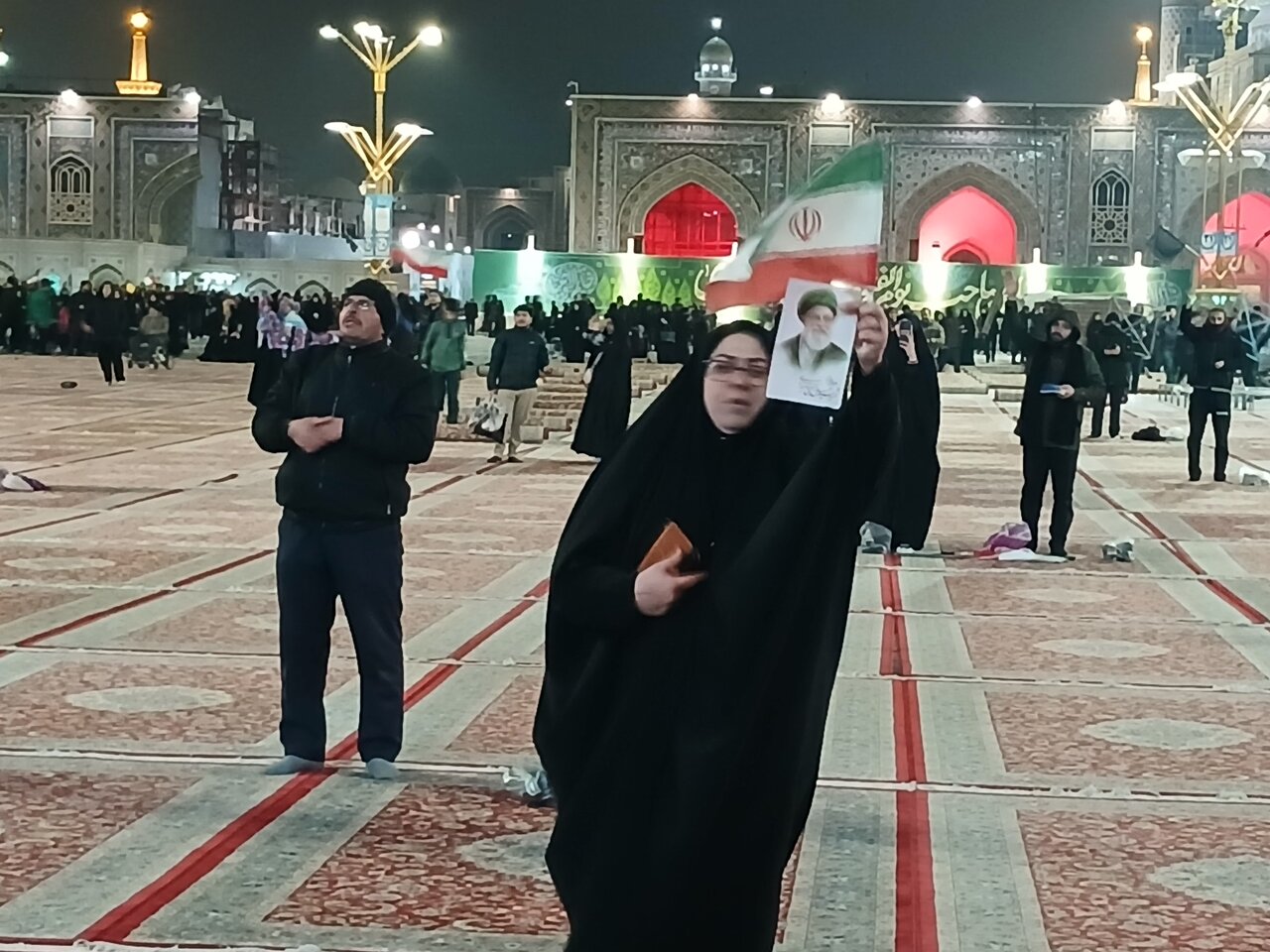 بیعت مردم مشهد با رهبرمعظم انقلاب اسلامی