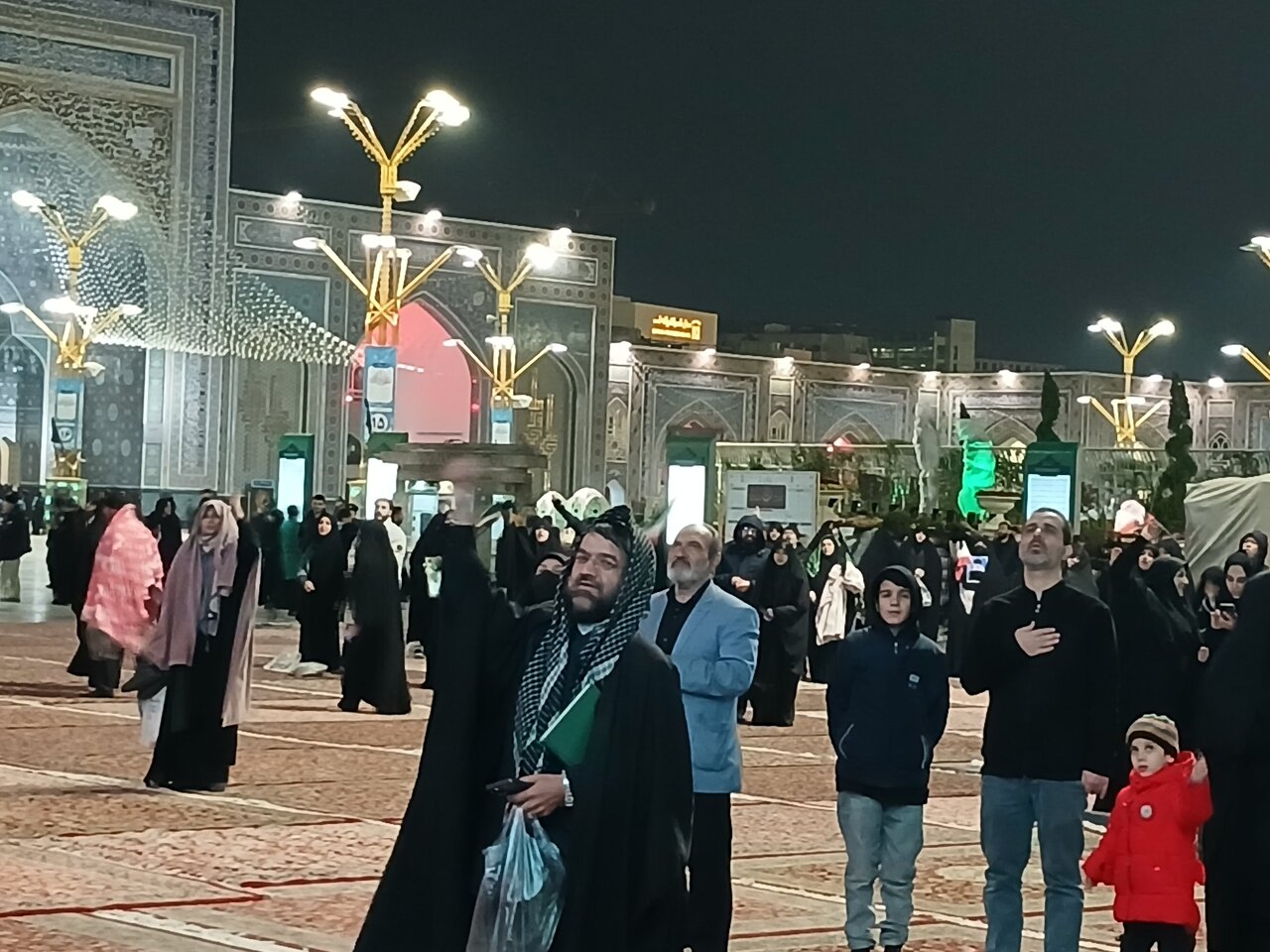 بیعت مردم مشهد با رهبرمعظم انقلاب اسلامی