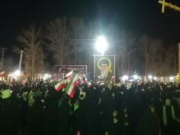 فیلم| اجتماع بیعت با حضرت آیت الله سید مجتبی خامنه‌ای در شهرستان زارچ