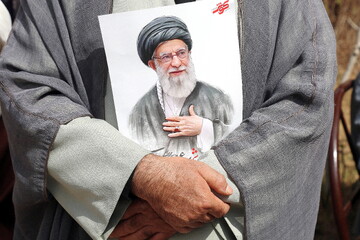 نمونه‌هایی از ساده‌زیستی امام شهید در بیانات رهبر معظم انقلاب