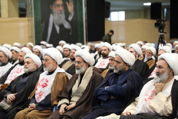 تصاویر/ بیعت علمای شیعه و اهل سنت شهرستان ارومیه با آیت الله سید مجتبی خامنه ای
