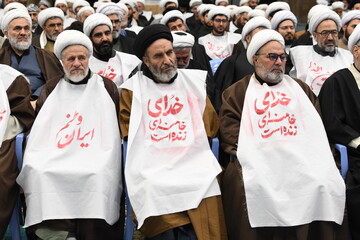 فیلم |  بیعت علمای شیعه و اهل سنت شهرستان ارومیه با آیت الله سید مجتبی خامنه ای