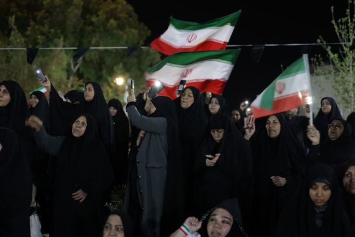 تصاویر/ بوشهری‌ها میدان را خالی نمی کنند