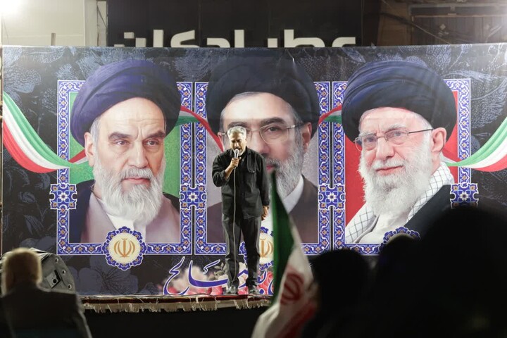 تصاویر/ بوشهری‌ها میدان را خالی نمی کنند