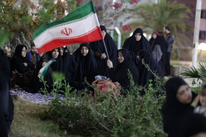 تصاویر/ بوشهری‌ها میدان را خالی نمی کنند