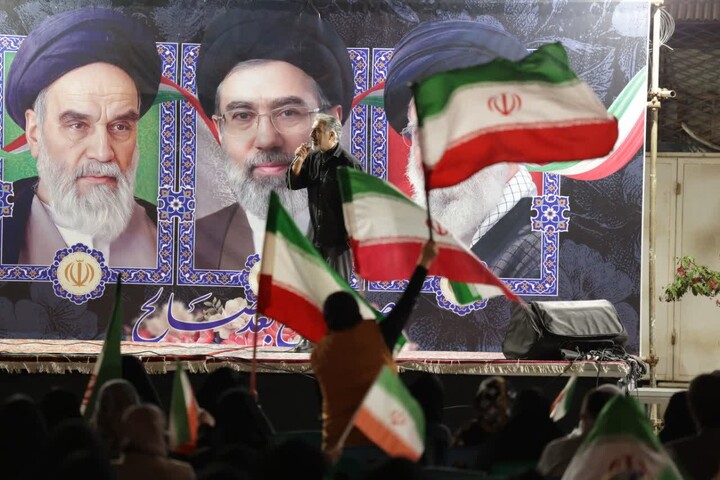تصاویر/ بوشهری‌ها میدان را خالی نمی کنند