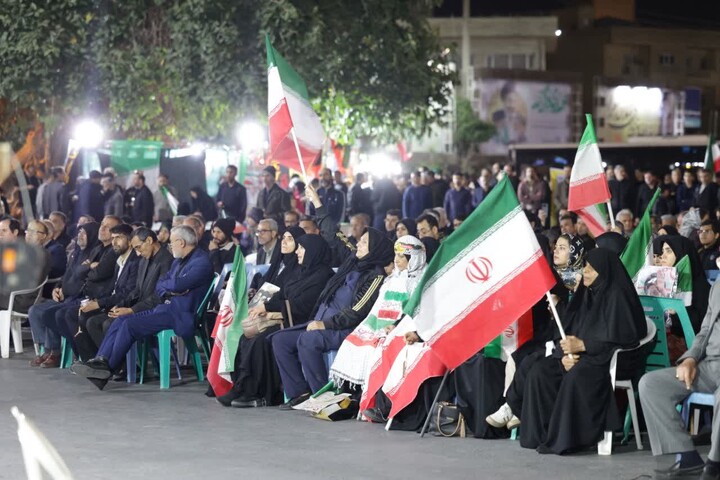 تصاویر/ بوشهری‌ها میدان را خالی نمی کنند