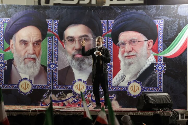 تصاویر/ بوشهری‌ها میدان را خالی نمی کنند