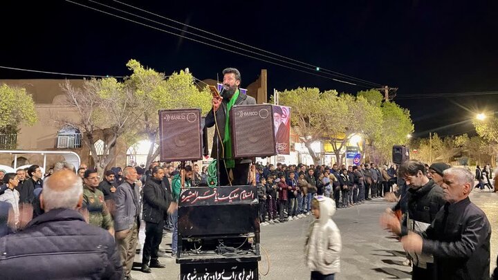 تصاویر/ بیعت مردم ابرکوه با نائب امام زمان(عج)