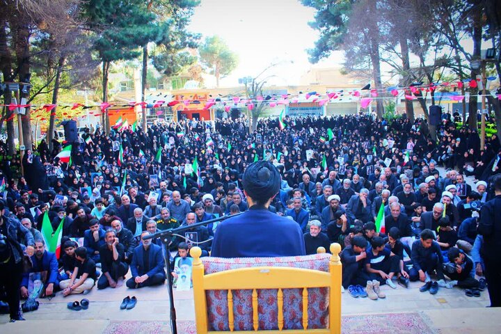 تصاویر/ بیعت حماسی مردم اردکان با ولی امر مسلمین جهان