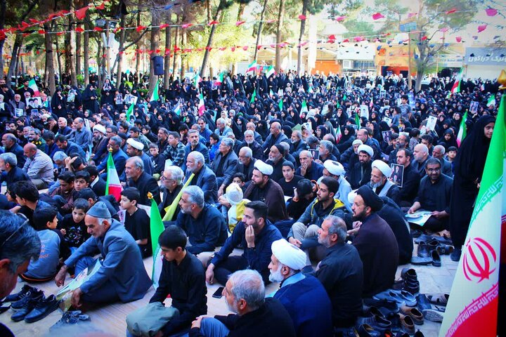 تصاویر/ بیعت حماسی مردم اردکان با ولی امر مسلمین جهان