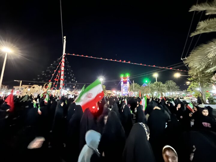 تصاویر/ راهپیمایی شبانه مردم بافق