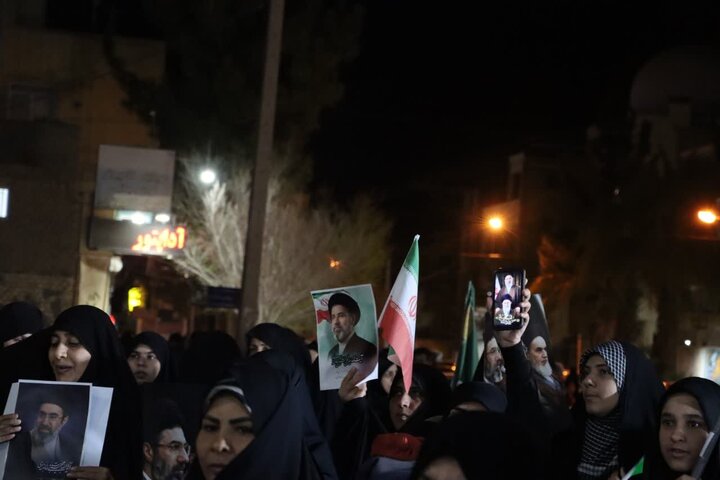 تصاویر/ اجتماع مردم اشکذر در بیعت با خلف صالح امام خامنه ای