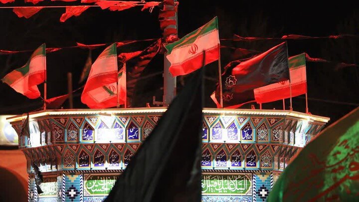 تصاویر/ بیعت عاشورایی مهریزی ها با نائب امام زمان(عج) پای نخل عزای امام حسین(ع)