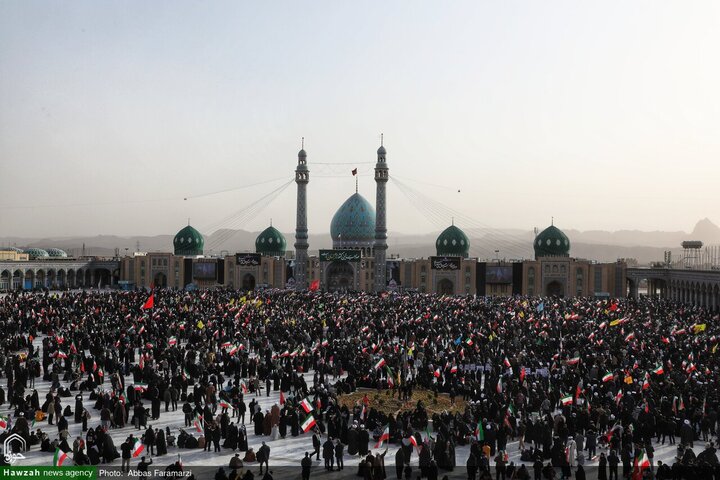 Photos/ Qom, Cœur Battant de la Révolution, Témoigne d’une Union Historique à Jamkaran /L’hommage d’allégeance au Ayatollah Mojtaba Khamenei