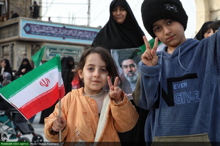 Photos/ Qom, Cœur Battant de la Révolution, Témoigne d’une Union Historique à Jamkaran /L’hommage d’allégeance au Ayatollah Mojtaba Khamenei