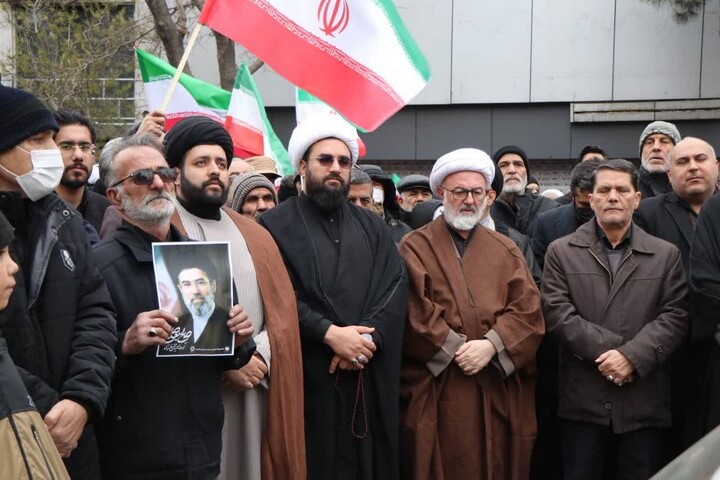 تصاویر/ دست بیعت شاهرودی‌ها با رهبر جدید امت اسلام، امام سید مجتبی خامنه‌ای