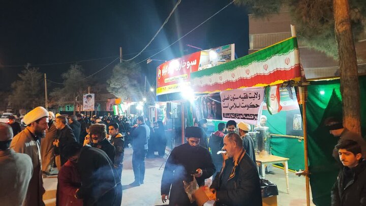 تصاویر/ فعالیت گروه جهادی مدرسه علمیه المهدی(عج) آران‌ و بیدگل با هدف تبیین جایگاه ولایت فقیه