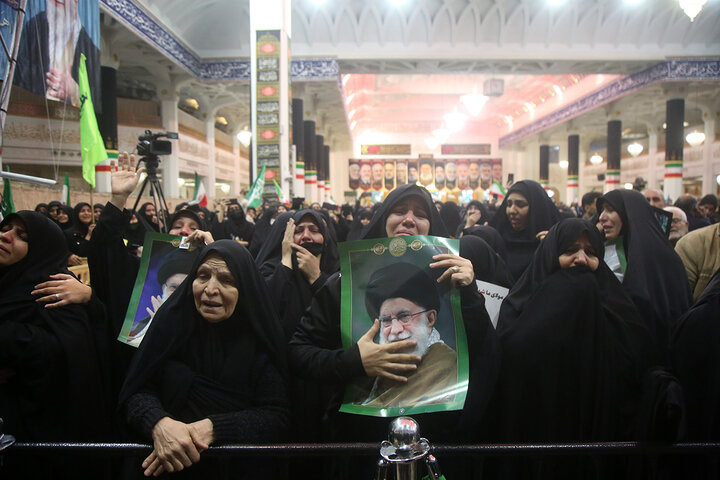 وداع با پیکر مطهر ۵ شهید حملات آمریکایی صهیونی در حرم بانوی کرامت