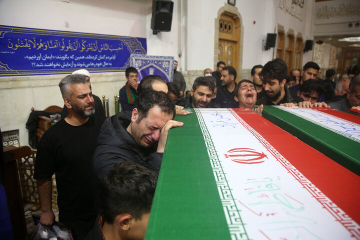 وداع با پیکر مطهر ۵ شهید حملات آمریکایی صهیونی در حرم بانوی کرامت