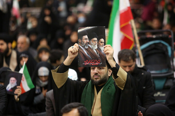 وداع با پیکر مطهر ۵ شهید حملات آمریکایی صهیونی در حرم بانوی کرامت