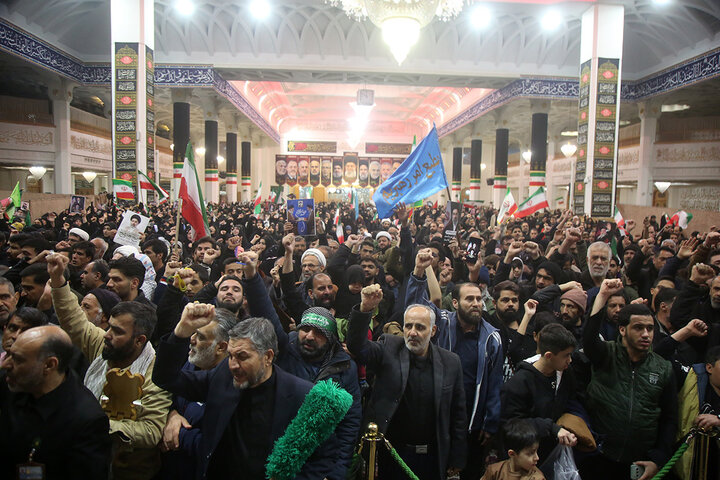 وداع با پیکر مطهر ۵ شهید حملات آمریکایی صهیونی در حرم بانوی کرامت