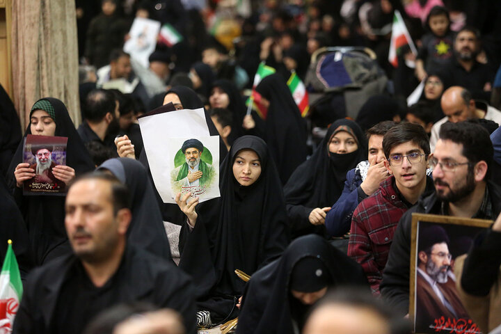 وداع با پیکر مطهر ۵ شهید حملات آمریکایی صهیونی در حرم بانوی کرامت