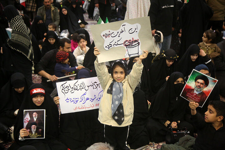 وداع با پیکر مطهر ۵ شهید حملات آمریکایی صهیونی در حرم بانوی کرامت