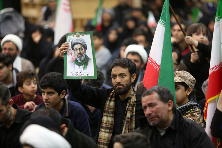 وداع با پیکر مطهر ۵ شهید حملات آمریکایی صهیونی در حرم بانوی کرامت