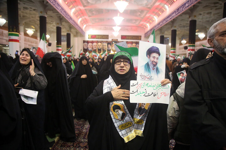 وداع با پیکر مطهر ۵ شهید حملات آمریکایی صهیونی در حرم بانوی کرامت