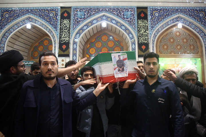 وداع با پیکر مطهر ۵ شهید حملات آمریکایی صهیونی در حرم بانوی کرامت
