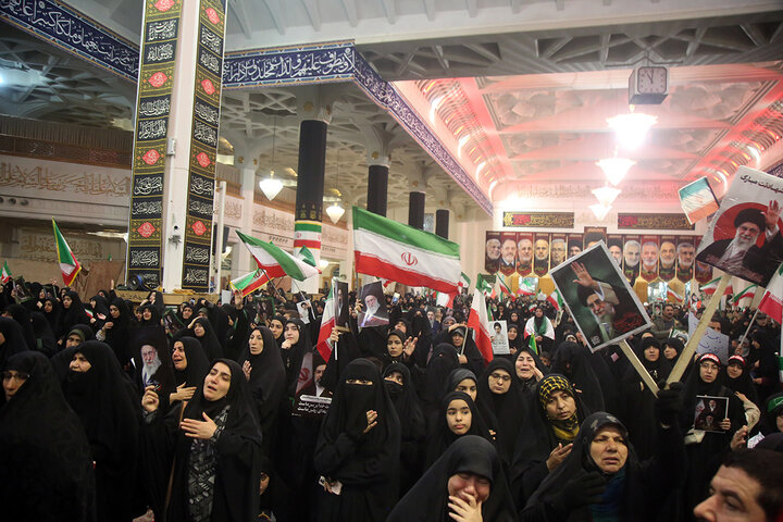 وداع با پیکر مطهر ۵ شهید حملات آمریکایی صهیونی در حرم بانوی کرامت
