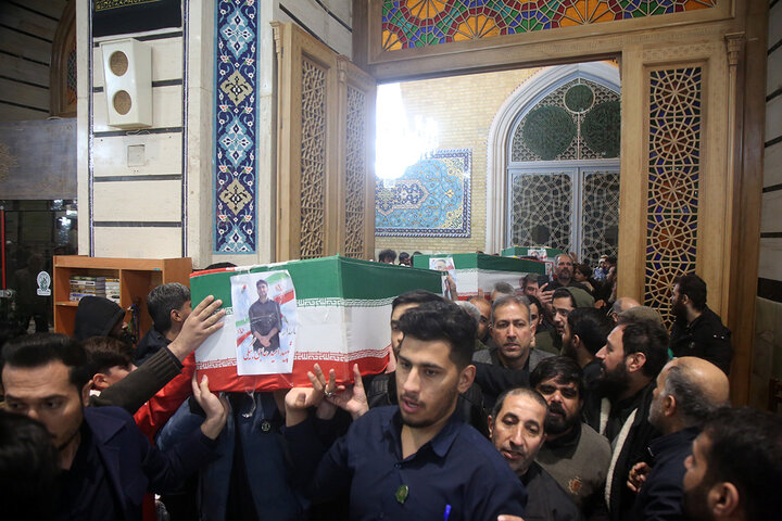 وداع با پیکر مطهر ۵ شهید حملات آمریکایی صهیونی در حرم بانوی کرامت