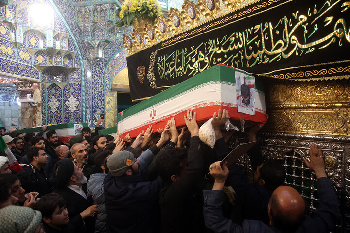 وداع با پیکر مطهر ۵ شهید حملات آمریکایی صهیونی در حرم بانوی کرامت