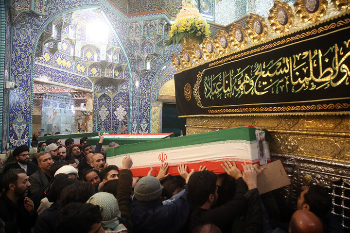 وداع با پیکر مطهر ۵ شهید حملات آمریکایی صهیونی در حرم بانوی کرامت