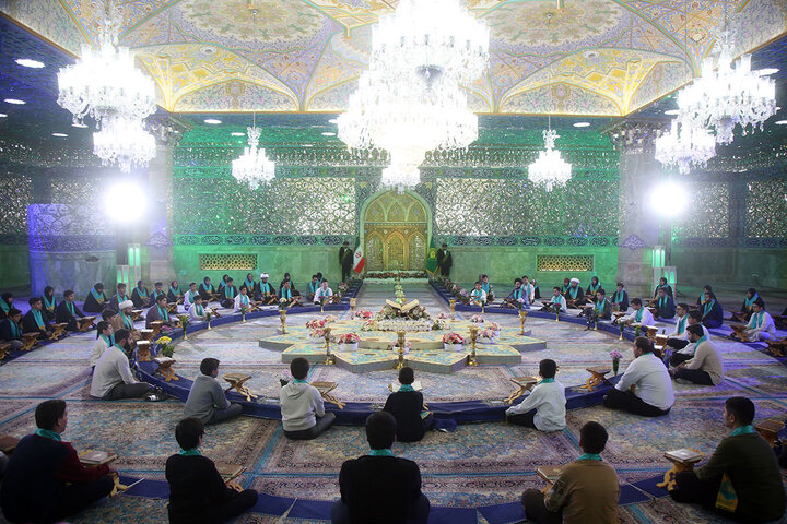 آیین ترتیل‌خوانی حافظان قرآن در حرم حضرت فاطمه معصومه(س)