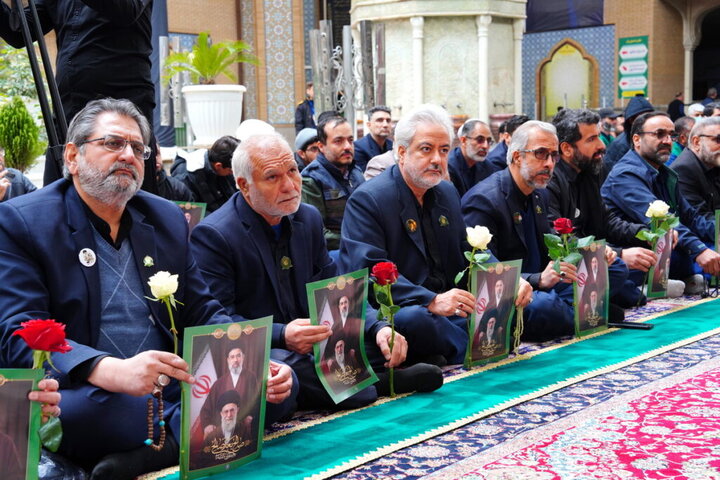 عهد بیعت خادمان حرم بانوی کرامت با سومین رهبر انقلاب