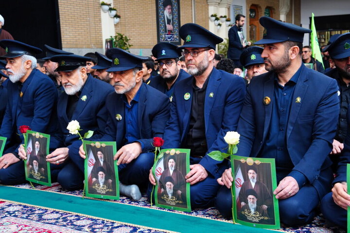 عهد بیعت خادمان حرم بانوی کرامت با سومین رهبر انقلاب